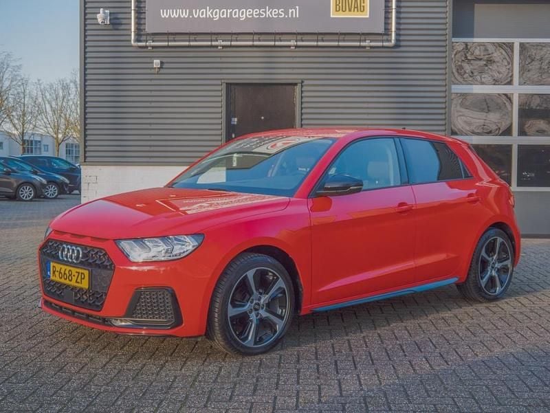 Rood Gebruikt 2023 Audi A1 Sportback Advanced Hatchback | € 22.650 (Eerlijke prijs) - Afbeelding 1/4