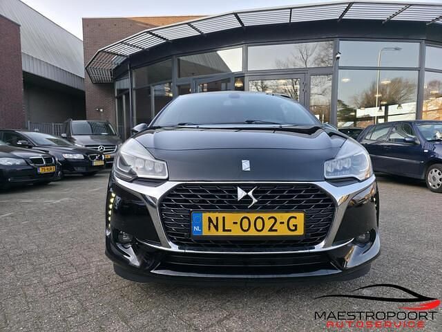 Occasion DS Automobiles DS3 So Chic 82 PK (60 kW) 2017 Zwart Hatchback