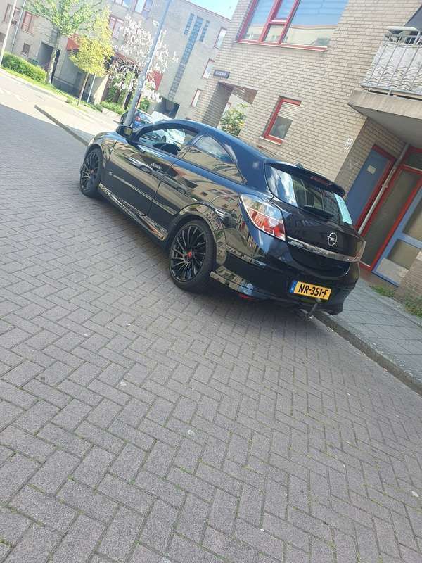 Gebruikt 2008 Opel Astra GTC Sport Sedan | € 2.749 (Goede deal) - Afbeelding 1/4