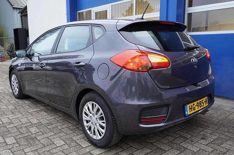 Occasion Kia Ceed 101 PK (74 kW) 2015 Grijs Hatchback