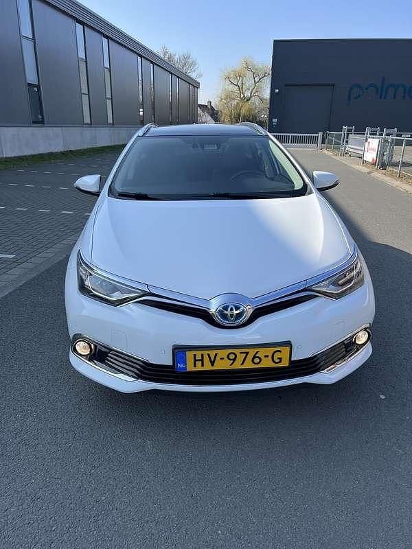 Wit Gebruikt 2015 Toyota Auris MPV | € 14.999 (Duur) - Afbeelding 1/4