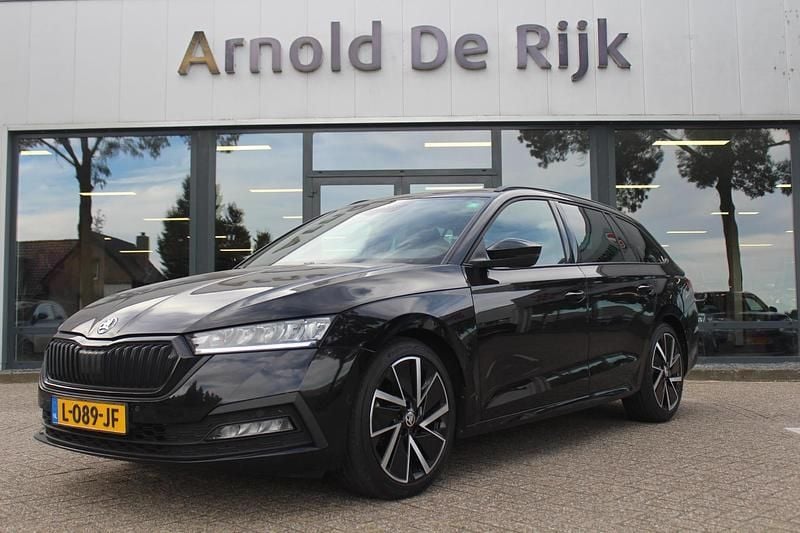 Zwart Gebruikt 2021 Skoda Octavia Business Line Stationwagen | € 16.950 (Eerlijke prijs) - Afbeelding 1/4