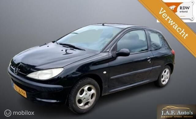 Zwart Gebruikt 2002 Peugeot 206 Hatchback | € 1.750 (Eerlijke prijs) - Afbeelding 1/4