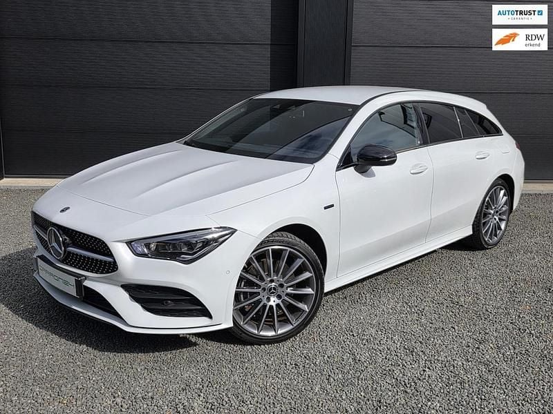 Wit Occasion 2020 Mercedes CLA250e Shooting Brake Premium Plus Stationwagen | € 28.940 (Eerlijke prijs) - Afbeelding 1/4