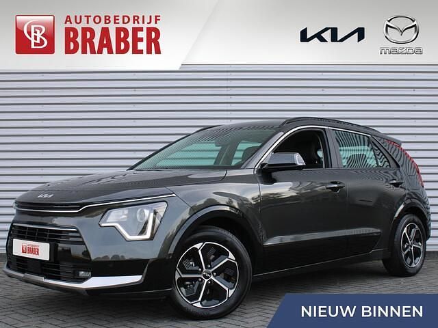 Grijs, metallic lak Nieuw 2025 Kia Niro SUV | € 37.390 (Eerlijke prijs) - Afbeelding 1/4