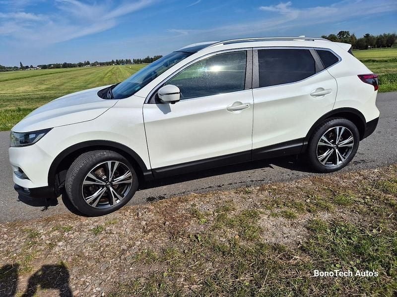 Wit (metallic) Gebruikt 2018 Nissan Qashqai N-Connecta SUV | € 13.995 (Goede deal) - Afbeelding 1/4