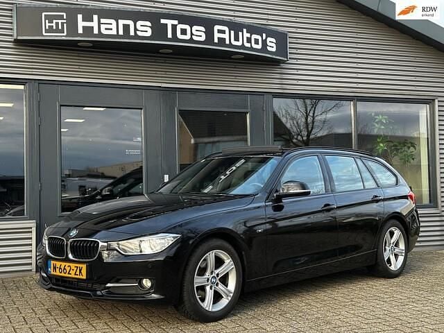 Zwart Occasion 2013 BMW 316 Executive Stationwagen | € 11.850 (Eerlijke prijs) - Afbeelding 1/4
