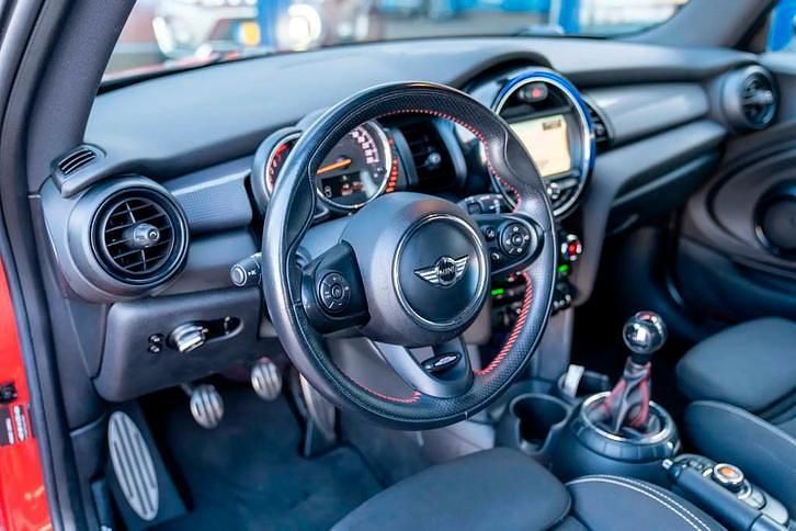 Occasion Mini Cooper 136 PK (100 kW) 2016 Rood Hatchback