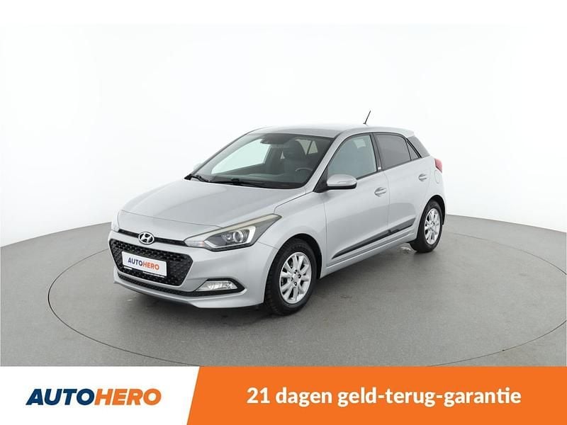 Grijs (metallic) Gebruikt 2017 Hyundai i20 Comfort Hatchback | € 10.549 (Eerlijke prijs) - Afbeelding 1/4
