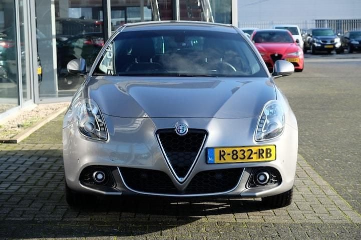 Occasion Alfa Romeo Giulietta 120 PK (88 kW) 2020 Grijs Hatchback