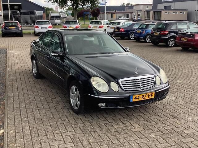 Occasion Mercedes E220 Elegance 150 PK (110 kW) 2005 Zwart Sedan