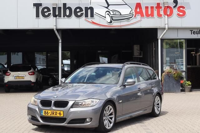 Grijs Gebruikt 2009 BMW 320 Stationwagen | € 4.985 (Goede deal) - Afbeelding 1/4