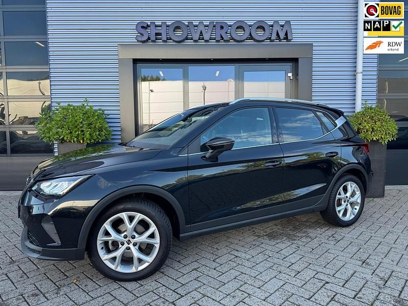 Zwart Gebruikt 2024 Seat Arona Business SUV | € 21.895 (Eerlijke prijs) - Afbeelding 1/4