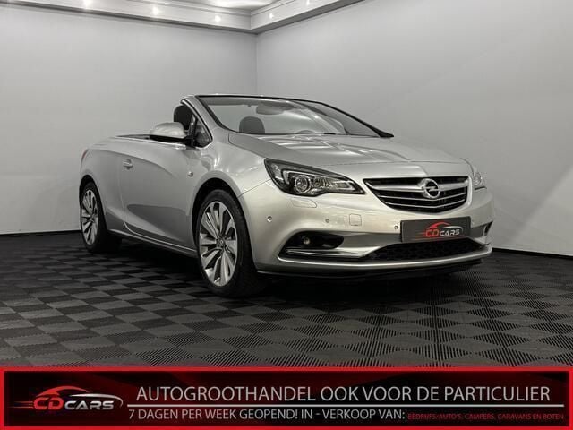 Grijs Gebruikt 2015 Opel Cascada Cosmo Cabriolet | € 13.950 (Eerlijke prijs) - Afbeelding 1/4