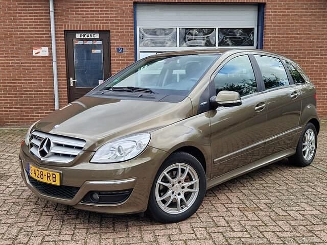 Bruin Gebruikt 2011 Mercedes B180 Business MPV | € 5.950 (Eerlijke prijs) - Afbeelding 1/4