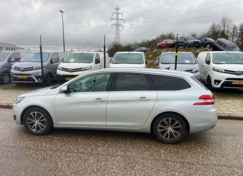 Grijs Gebruikt 2014 Peugeot 308 MPV | € 5.000 (Eerlijke prijs) - Afbeelding 1/4