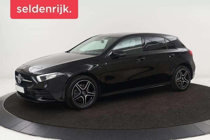 Zwart Gebruikt 2021 Mercedes A250 AMG Hatchback | € 23.400 (Super prijs) - Afbeelding 1/4