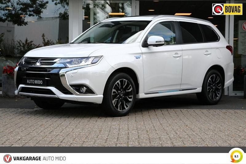 Wit Gebruikt 2017 Mitsubishi Outlander P-HEV SUV | € 21.845 (Eerlijke prijs) - Afbeelding 1/4
