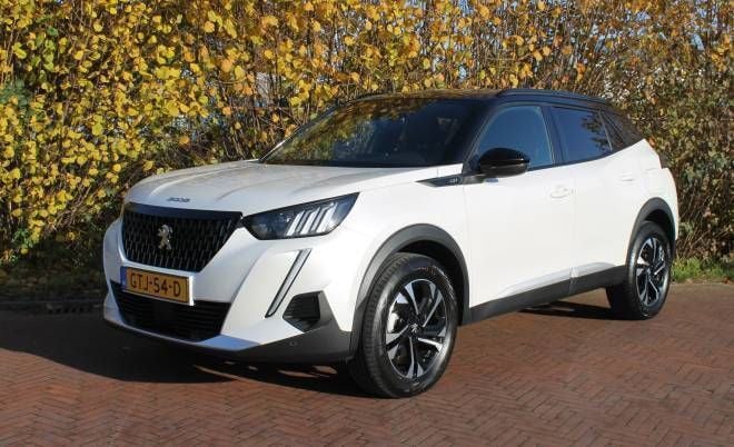 Wit Gebruikt 2023 Peugeot 2008 GT SUV | € 27.950 (Iets duurder) - Afbeelding 1/4