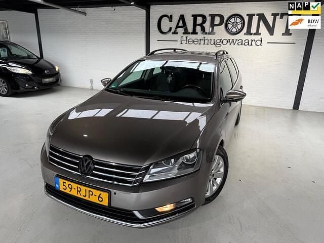 Bruin Gebruikt 2011 VW Passat Comfortline Stationwagen | € 2.999 (Super prijs) - Afbeelding 1/4