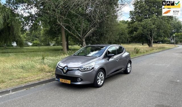Grijs Gebruikt 2016 Renault Clio IV LIMITED Hatchback | € 8.440 (Eerlijke prijs) - Afbeelding 1/4