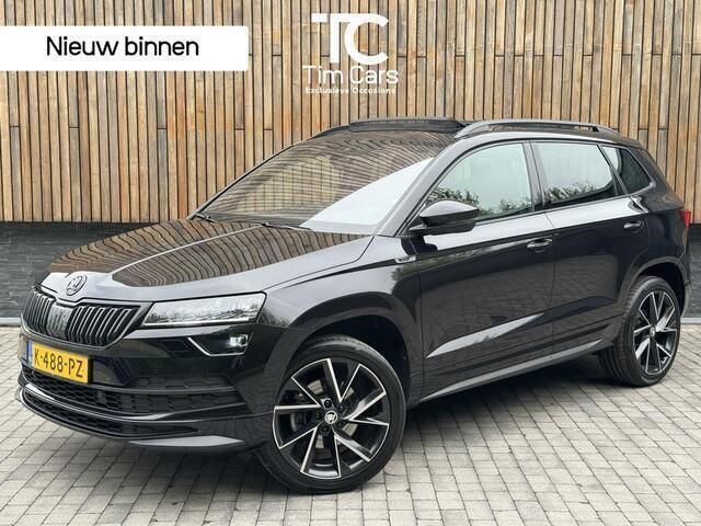 Zwart Gebruikt 2021 Skoda Karoq SportLine SUV | € 26.950 (Eerlijke prijs) - Afbeelding 1/4