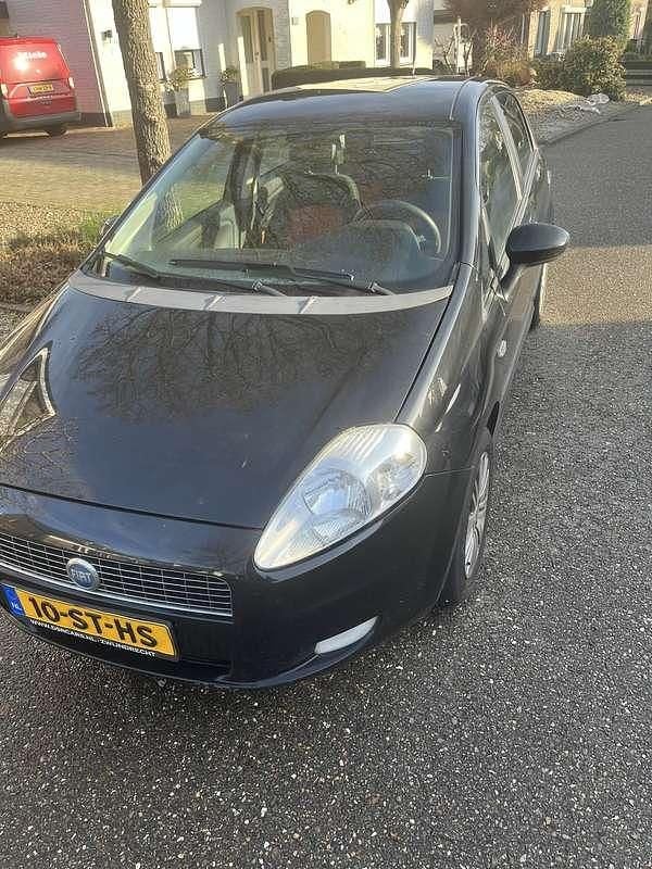 Zwart Occasion 2006 Fiat Grande Punto Hatchback | € 1.250 (Super prijs) - Afbeelding 1/4
