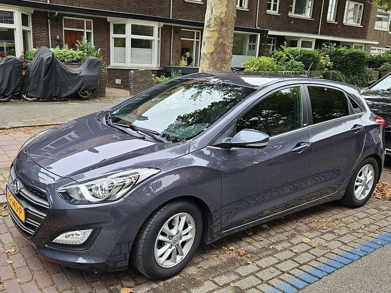 Grijs Gebruikt 2017 Hyundai i30 GO! Hatchback | € 9.995 (Eerlijke prijs) - Afbeelding 1/4