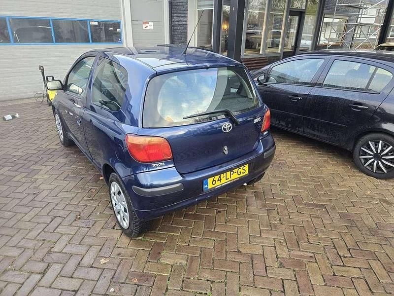 Blauw Occasion 2003 Toyota Yaris Luna Hatchback | € 500 (Goede deal) - Afbeelding 1/4