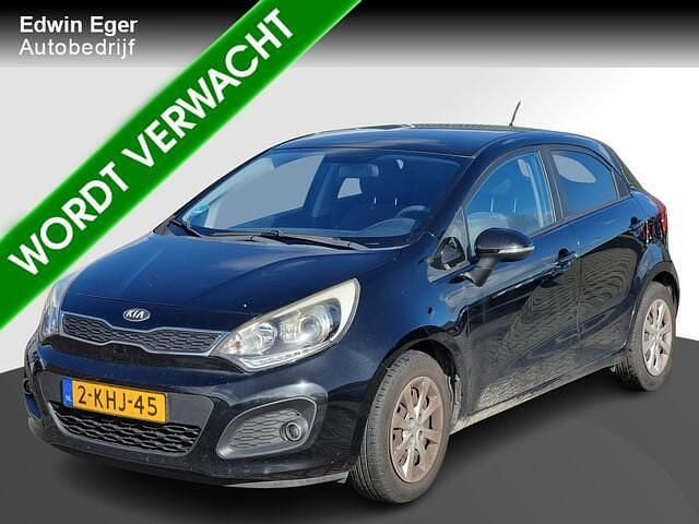 Zwart Gebruikt 2013 Kia Rio Plus Hatchback | € 6.950 (Eerlijke prijs) - Afbeelding 1/4
