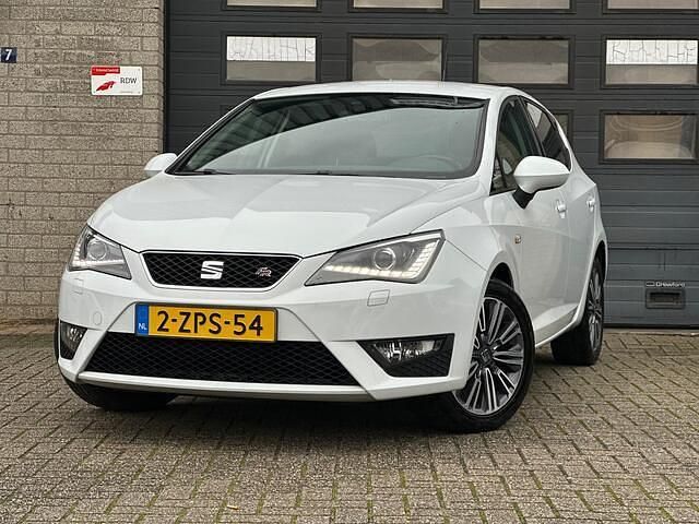 Wit Occasion 2015 Seat Ibiza FR Hatchback | € 7.750 (Iets duurder) - Afbeelding 1/4