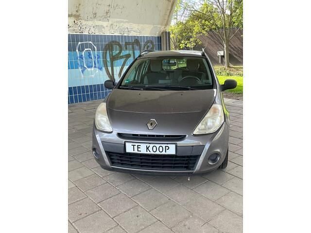 Grijs Gebruikt 2010 Renault Clio GrandTour Stationwagen | € 1.499 (Goede deal) - Afbeelding 1/4