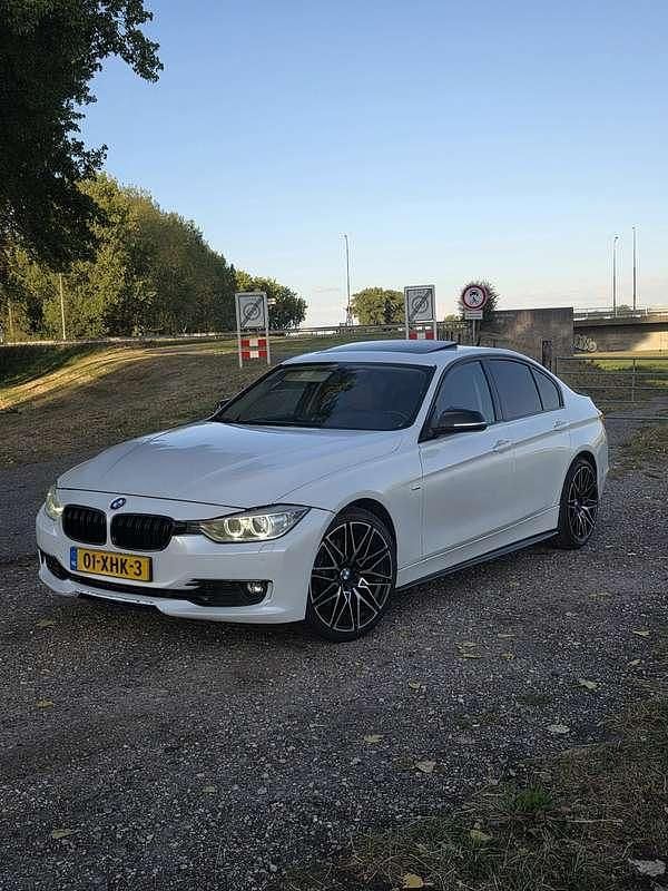 Gebruikt 2012 BMW 328 M Sport Sedan | € 7.999 (Eerlijke prijs) - Afbeelding 1/4