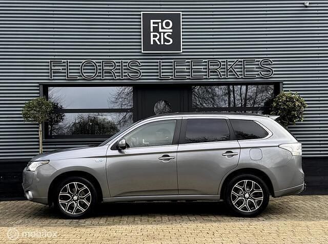 Occasion Mitsubishi Outlander 121 PK (88 kW) 2013 Grijs SUV