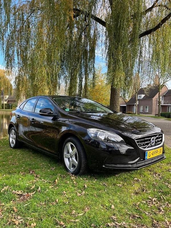 Gebruikt 2015 Volvo V40 | € 11.450 (Iets duurder) - Afbeelding 1/4