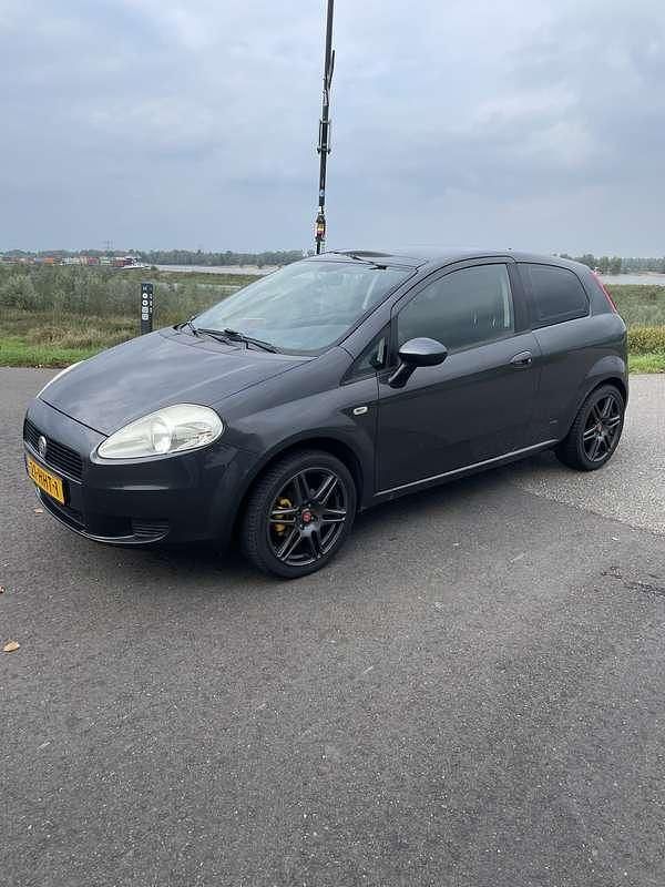 Grijs Gebruikt 2008 Fiat Punto Dynamic Hatchback | € 1.750 (Iets duurder) - Afbeelding 1/4