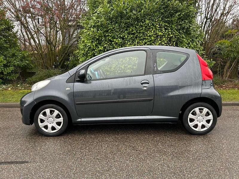 Occasion Peugeot 107 Urban Move 68 PK (50 kW) 2010 Grijs Hatchback