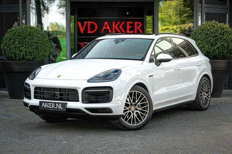 Wit Gebruikt 2023 Porsche Cayenne Platinum Edition SUV | € 108.900 (Iets duurder) - Afbeelding 1/4