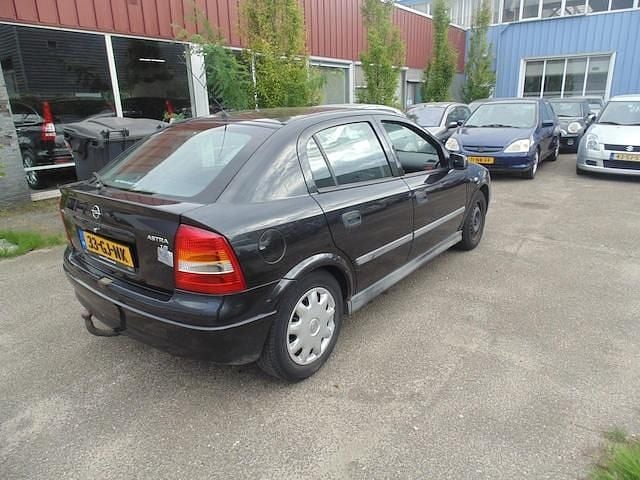 Occasion Opel Astra 75 PK (55 kW) 2000 Zwart Hatchback