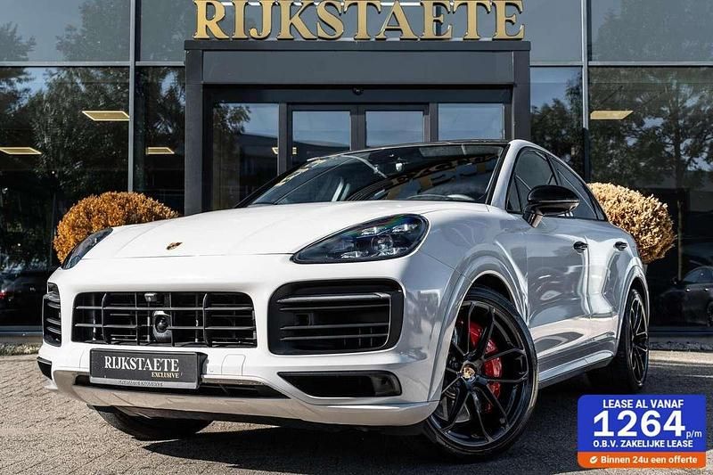 Wit Gebruikt 2020 Porsche Cayenne Chrono SUV | € 78.900 (Eerlijke prijs) - Afbeelding 1/4
