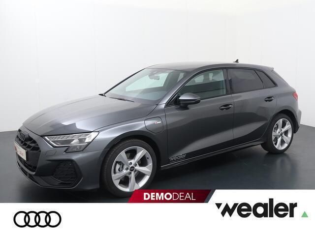 Grijs Gebruikt 2025 Audi A3 Sportback Hatchback | € 45.840 - Afbeelding 1/4