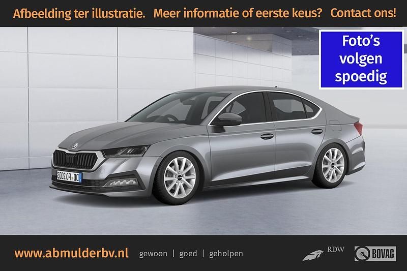 Grijs (metallic) Occasion 2022 Skoda Octavia Business Line Hatchback | € 20.890 (Eerlijke prijs) - Afbeelding 1/3