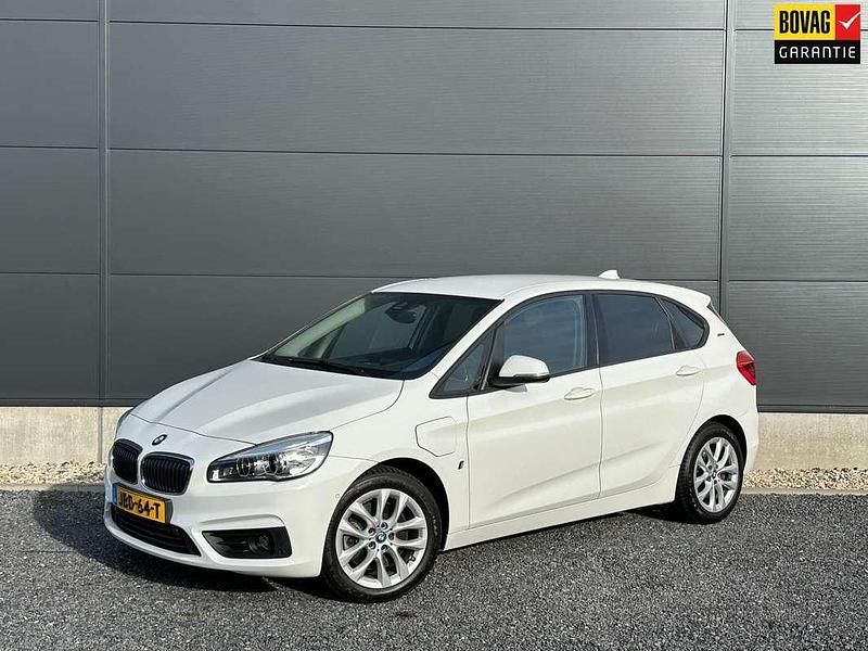 Wit Gebruikt 2017 BMW 225 Active Tourer Executive MPV | € 16.950 (Eerlijke prijs) - Afbeelding 1/4