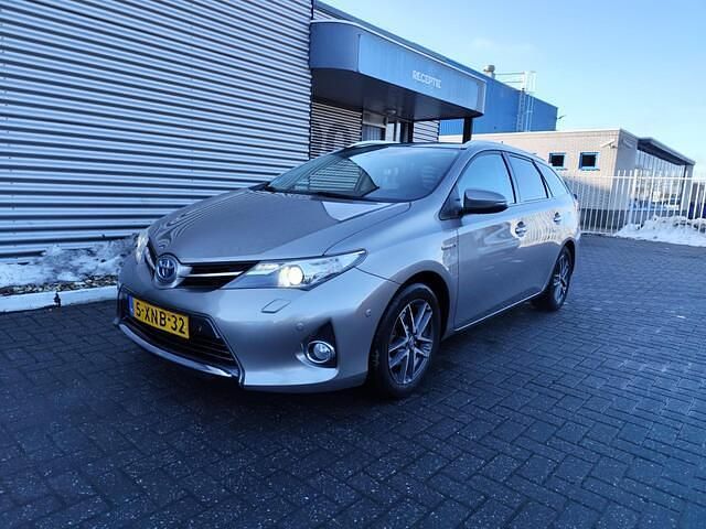 Bruin Occasion 2014 Toyota Auris Touring Sports Stationwagen | € 7.999 (Goede deal) - Afbeelding 1/4