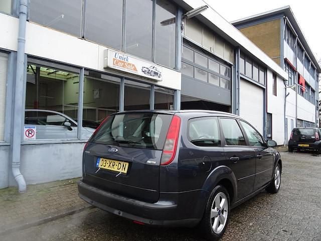 Occasion Ford Focus Ambiente 125 PK (91 kW) 2007 Grijs Stationwagen