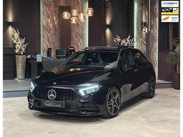 Zwart Gebruikt 2022 Mercedes A180 Business Hatchback | € 25.999 (Super prijs) - Afbeelding 1/4