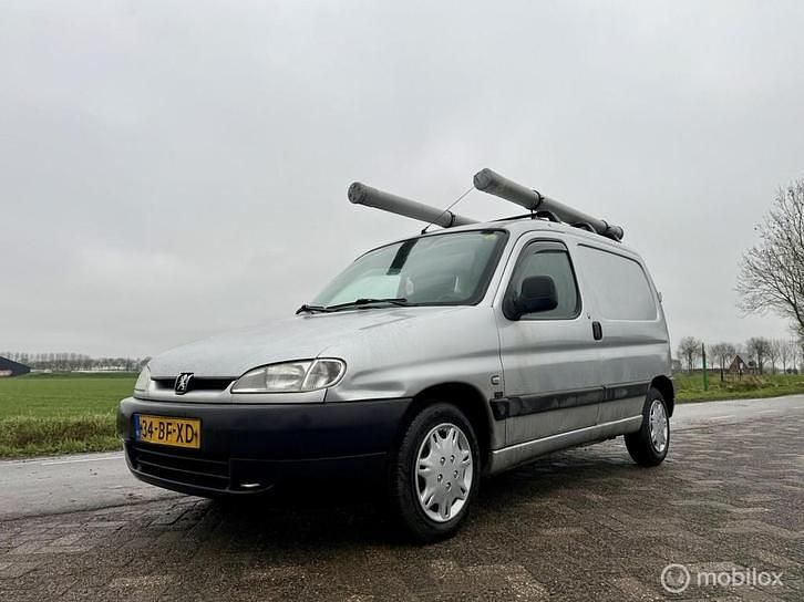 Gebruikt 2002 Peugeot Partner Avantage Van | € 1.250 (Eerlijke prijs) - Afbeelding 1/4