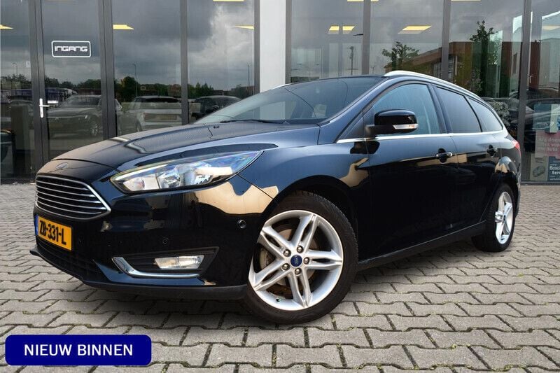 Zwart Gebruikt 2018 Ford Focus Titanium Stationwagen | € 10.900 (Eerlijke prijs) - Afbeelding 1/4
