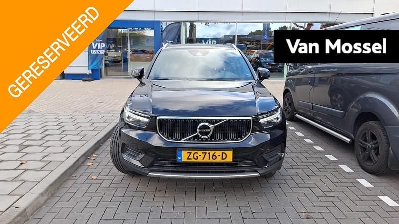Zwart Occasion 2019 Volvo XC40 Momentum SUV | € 19.945 (Eerlijke prijs) - Afbeelding 1/3