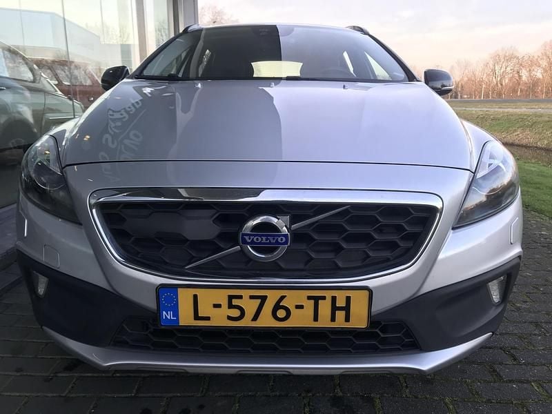 Occasion Volvo V40 CC Momentum 2021 Grijs Stationwagen
